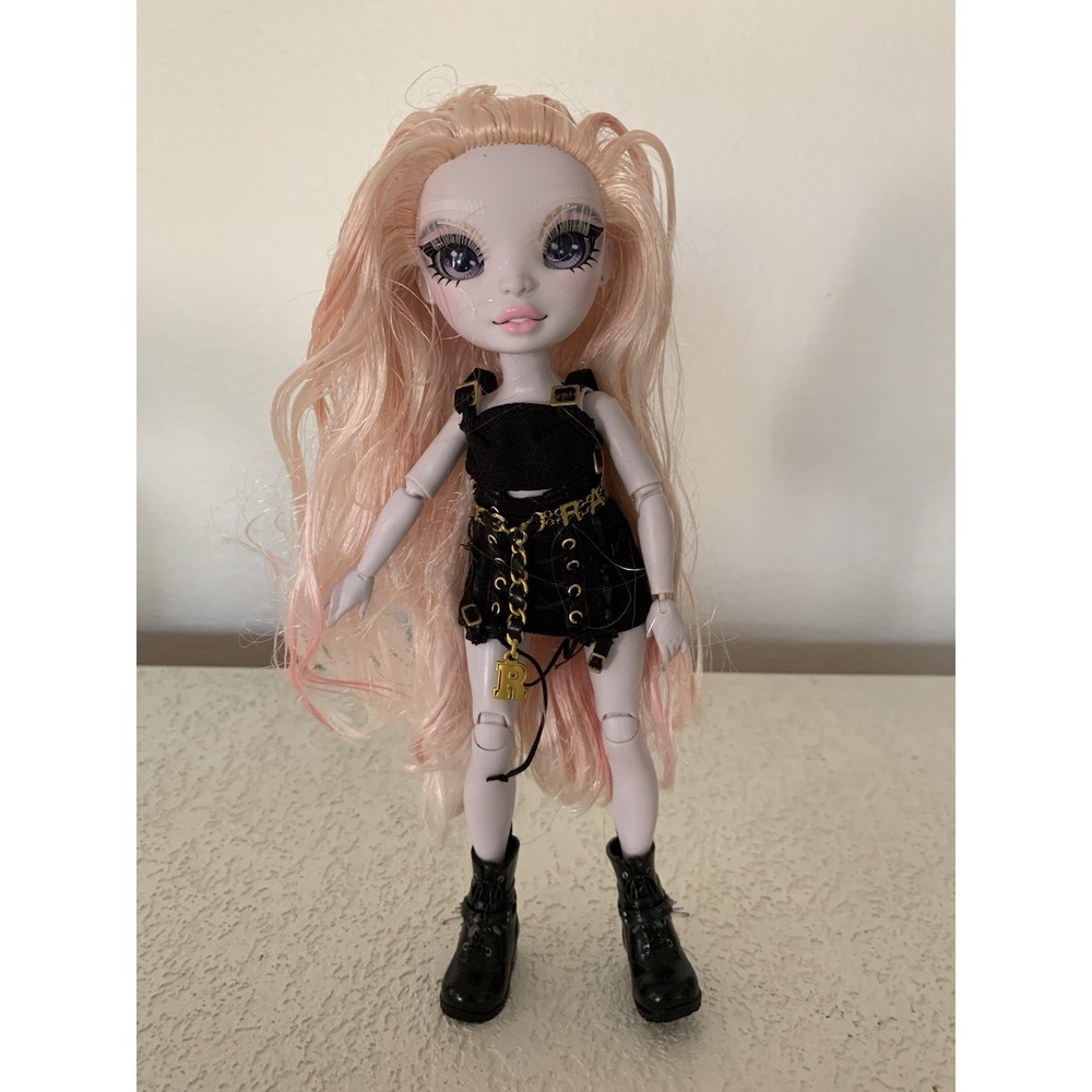 Rainbow High Shadow High Karla Choupette Pink Fashion Doll Fashionable Outfit